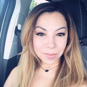 Meet your Posher, Claudia